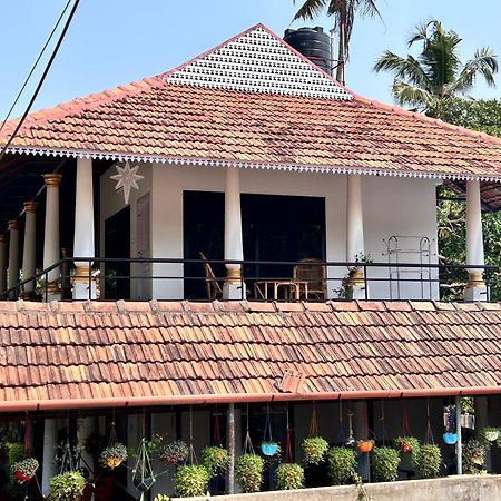 Marari Beach Cleetus Homestay Марарикулам Экстерьер фото